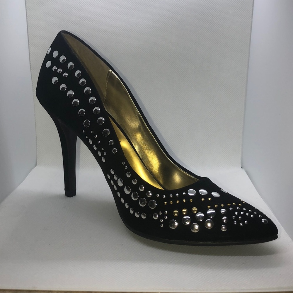 Cosmopolitan Shoes - Picture 2 of 3